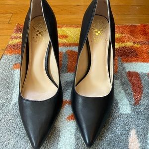 Vince Camuto Black pumps